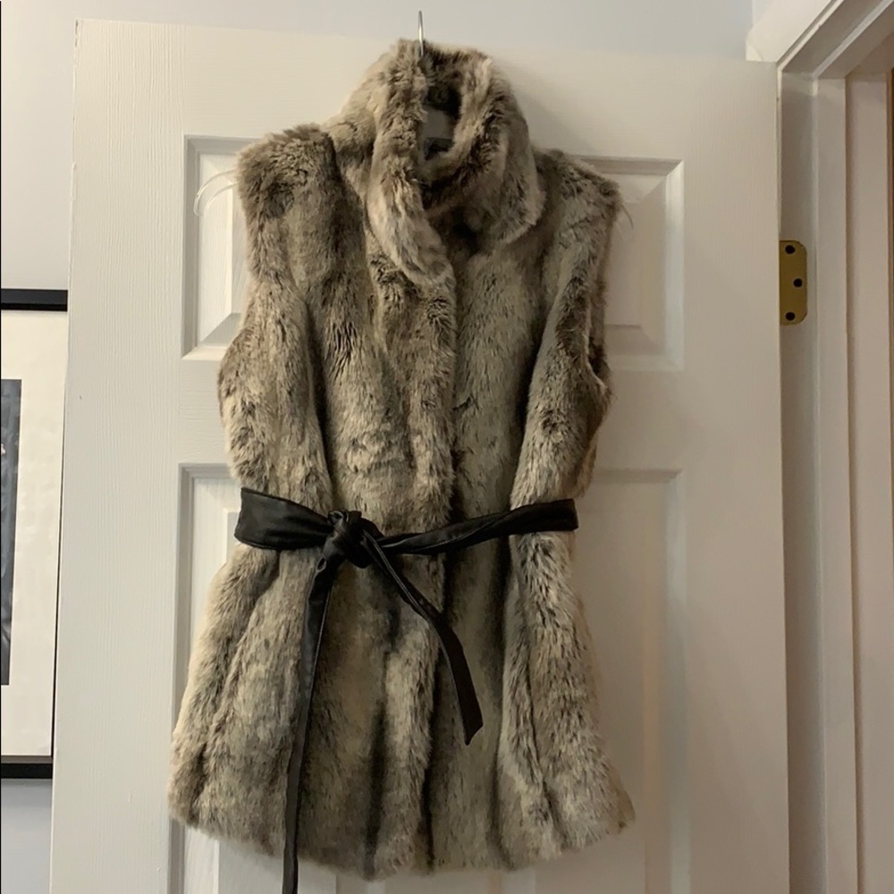 Faux fur vest. Petite. Kristen Blake